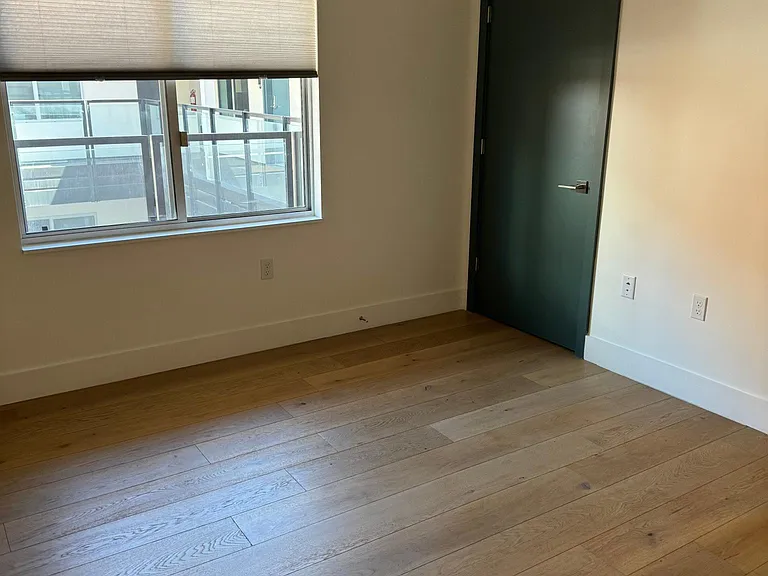 580 Grand Ave #401 — Photo 6