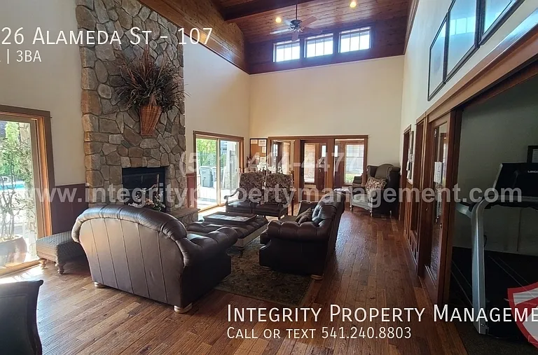 3126 Alameda St #107 — Photo 17