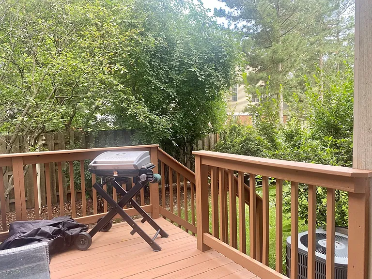 1501 Stonegate Mnr — Photo 9