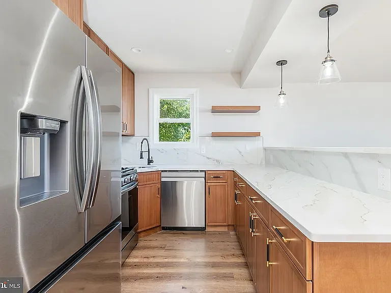 4 bed, 2000 sqft, $2,900 — Photo 4