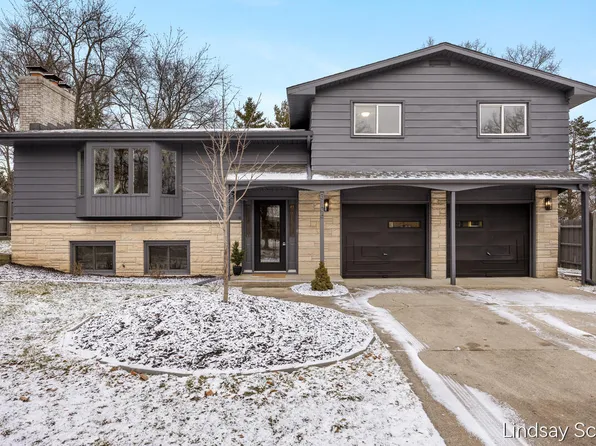 3106 Chamberlain Ave SE, Grand Rapids, MI 49508