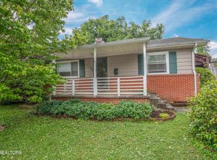 113 E Price Rd, Oak Ridge, TN 37830
