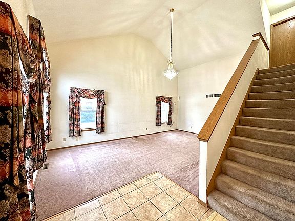5th image of 5669 Petworth Dr