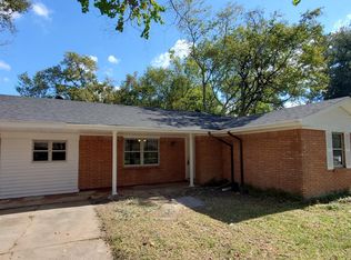 327 Bush Dr, Huntsville, TX 77320