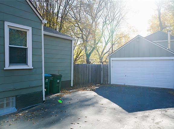 4th image of 3915 Elledge Dr