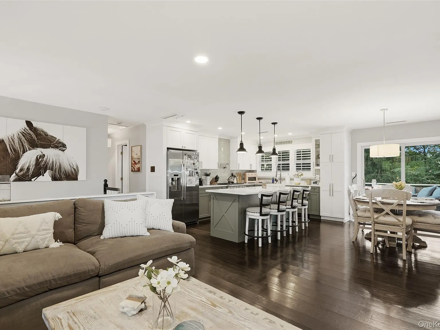 4 bed, 3.0 bath, 1692 sqft, $7,500 — Photo 2