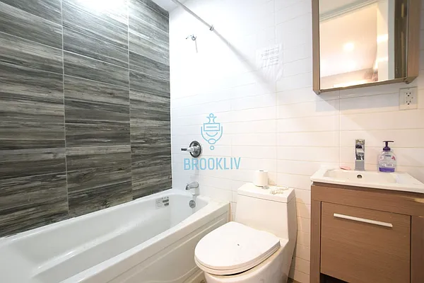 Rented by null | media 61