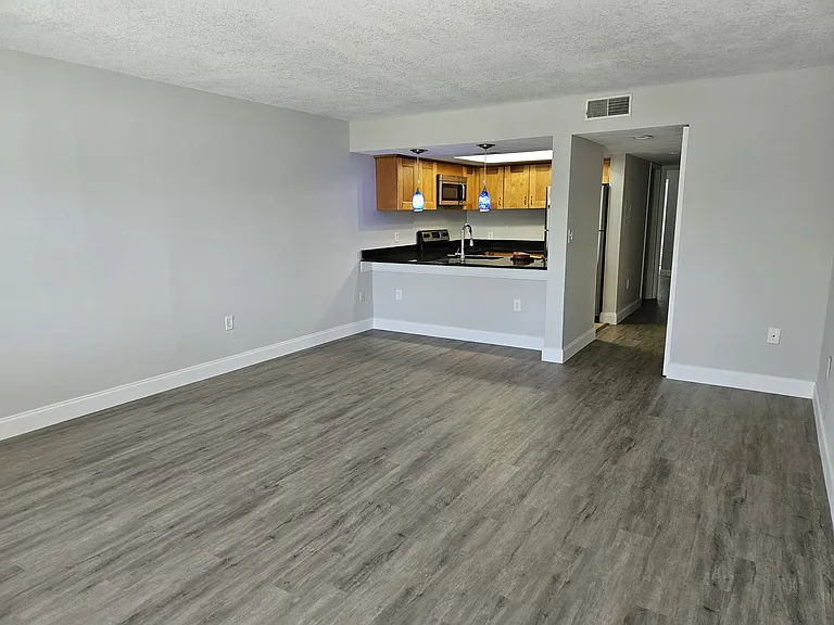 4114 W North B St #I — Photo 2