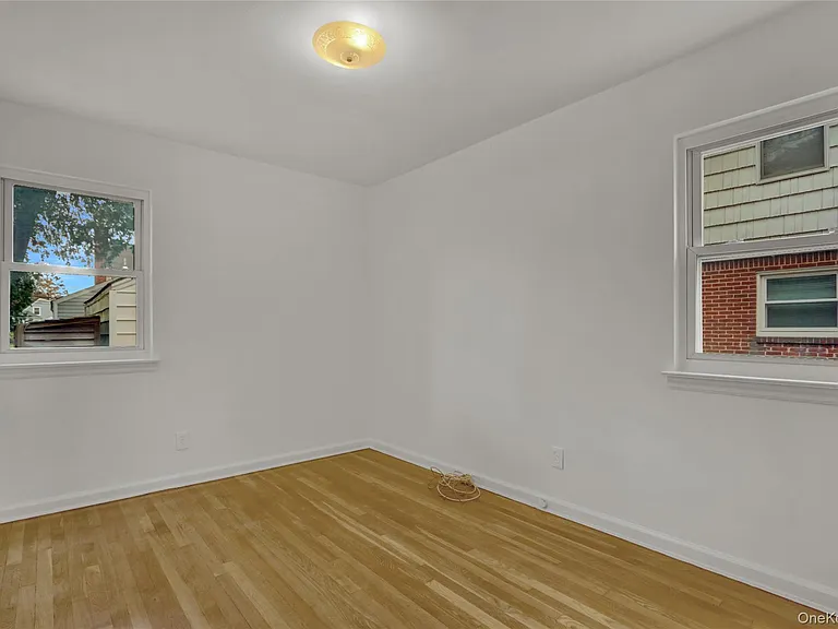 330 Harvard Rd S — Photo 22