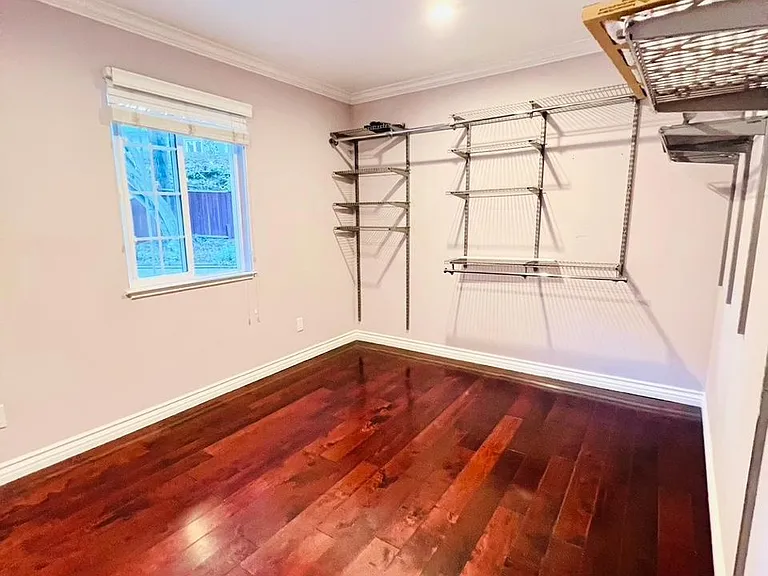 Walking closet