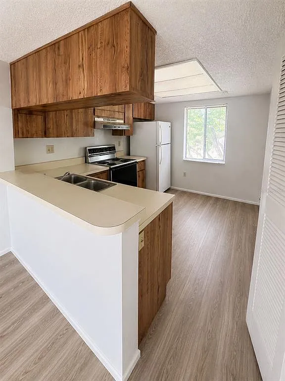 2 bed, 2.0 bath, 1054 sqft, $1,600 — Photo 4