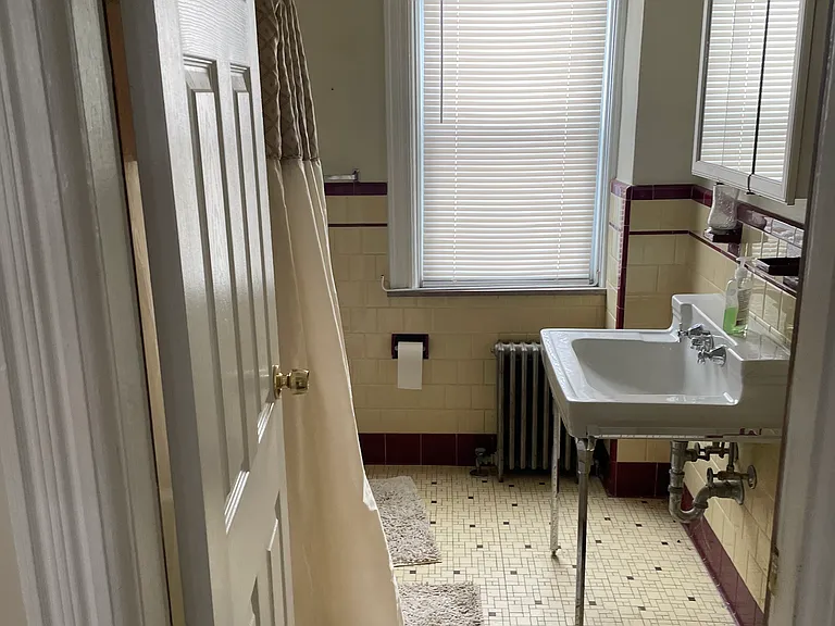27 Colony St #1 — Photo 3