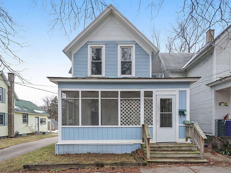 1st image of 117 Colfax St NE