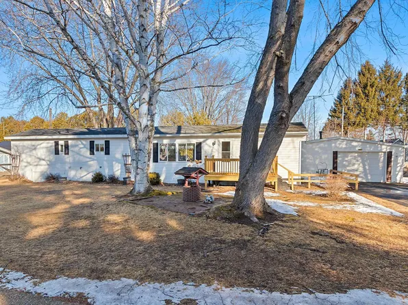 W5076 Highland Dr, Shawano, WI 54166