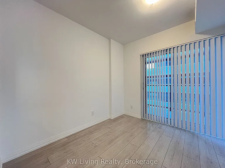 400 King St W #1123 — Photo 8