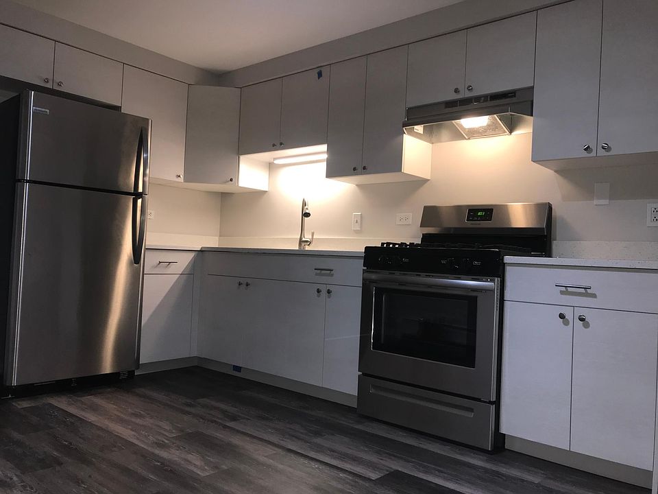 1st image of 8533 W Catalpa Ave #1
