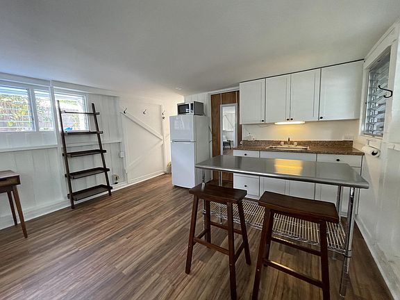 3rd image of 979 Mokulua Dr #C