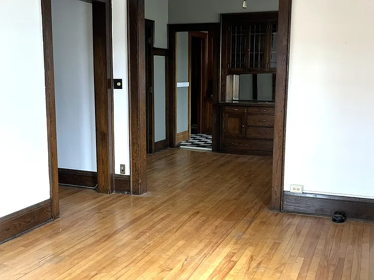 2202 Hennepin Ave E — Photo 9