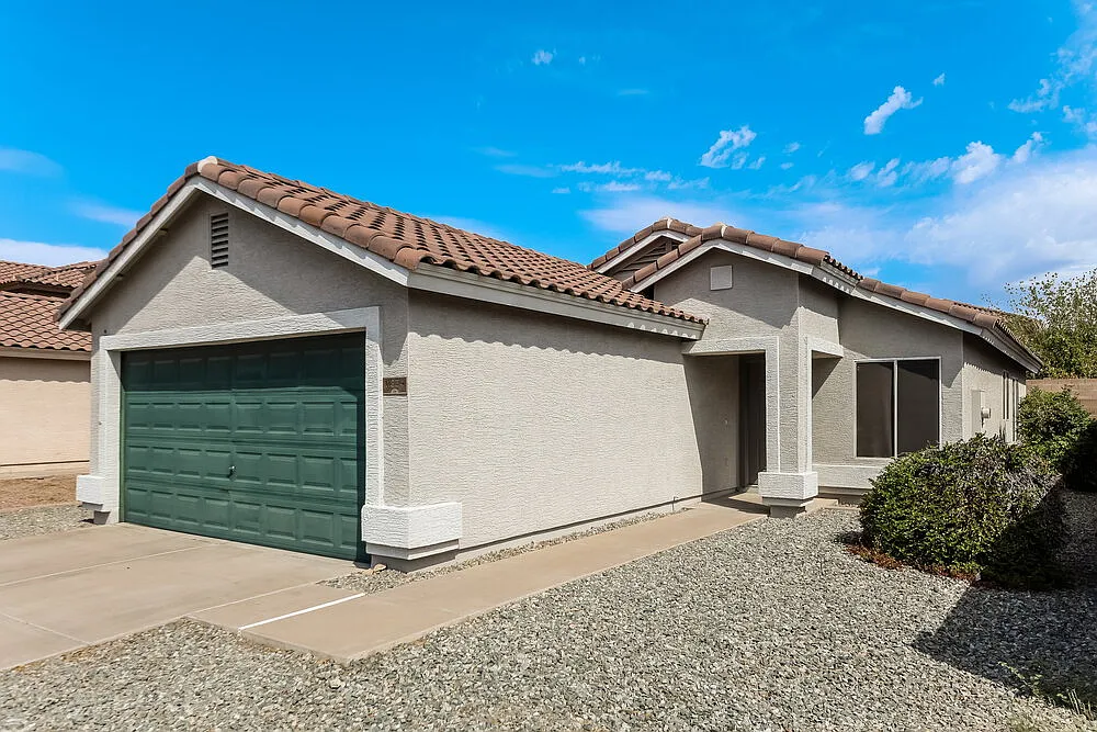 3 bed, 2.0 bath, 1238 sqft, $1,850 — Photo 3