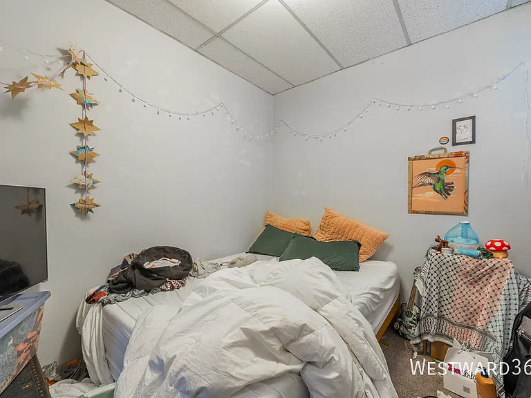 531 W Roscoe St #2R — Photo 21