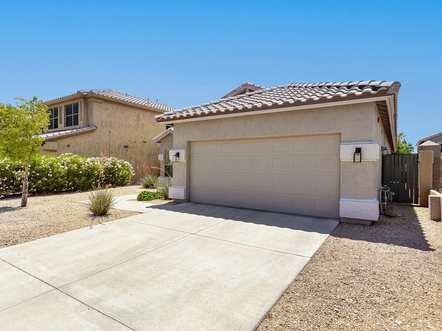 9627 E Sheena Dr — Photo 4