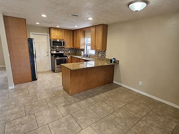 5th image of 1115 Mook St