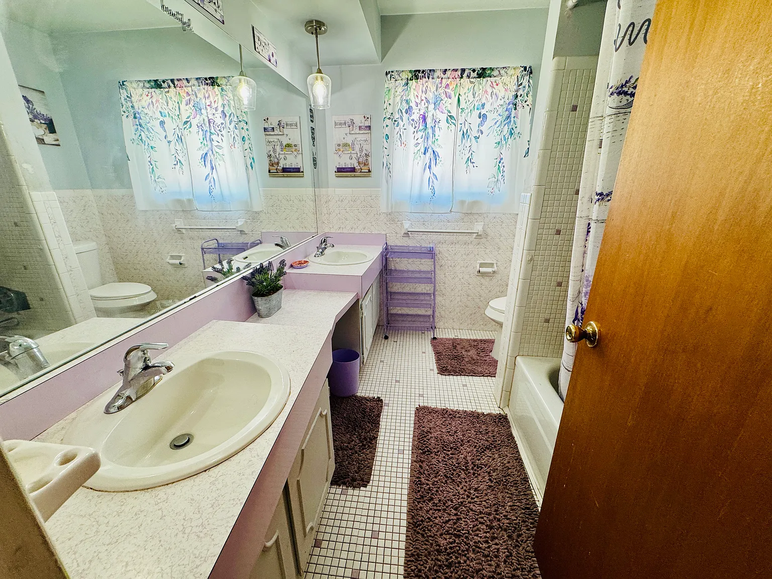 3 bed, 2442 sqft, $2,400 — Photo 4
