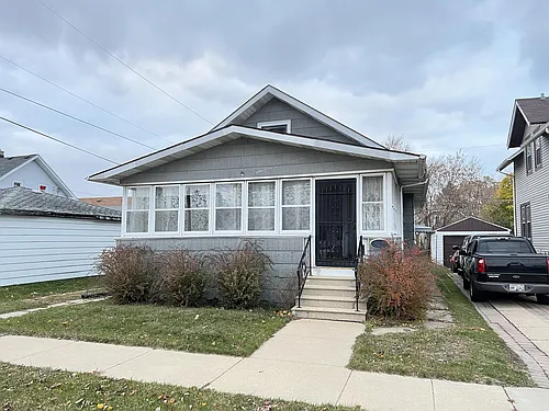 1506 70th St Photo 1