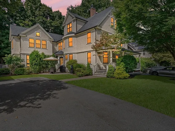 37 Judkins St #A, Newton, MA 02460