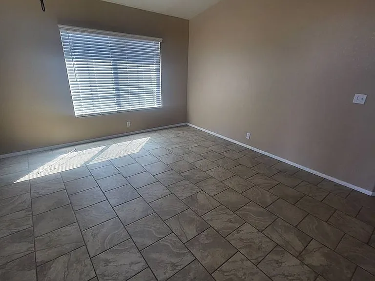 21247 Chardonnay Dr — Photo 4