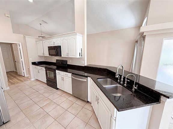2nd image of 1619 RIVER BIRCH AVENUE