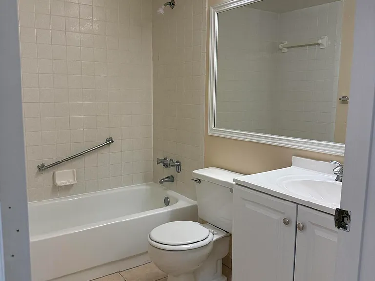 718 Sunny Pine Way #B1 — Photo 8
