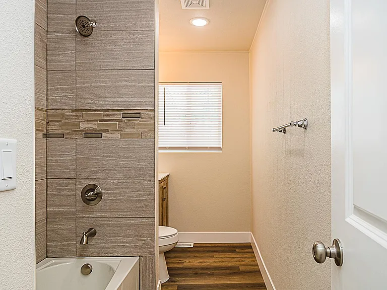 608 Creighton St — Photo 7
