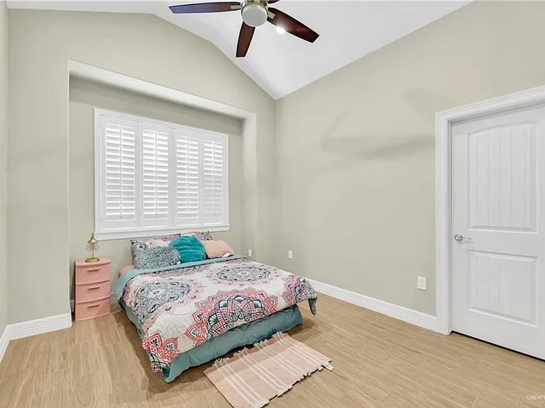 5800 Oriole Ave — Photo 13