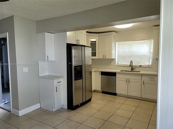 2nd image of 10131 NW 35th St #13