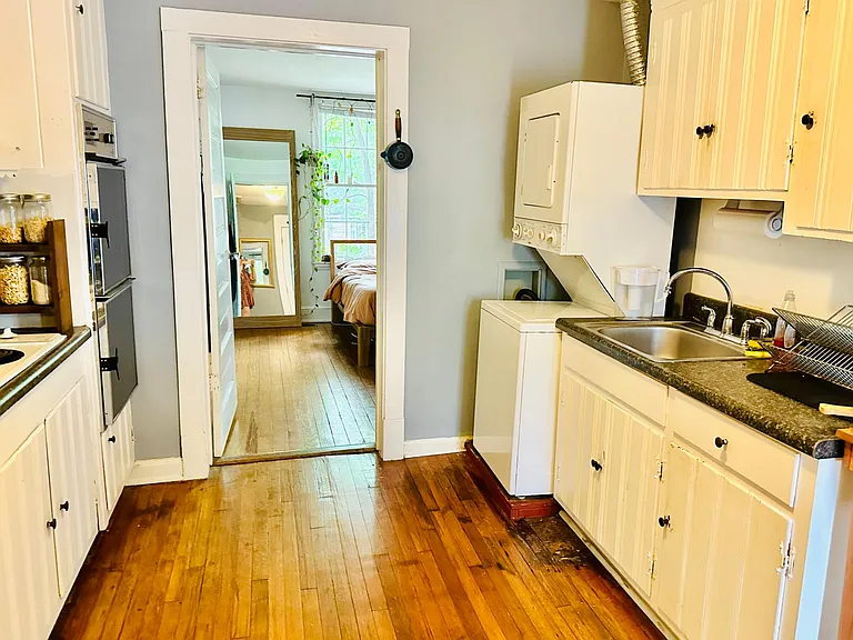 707 Woodland Ave SE #C — Photo 13