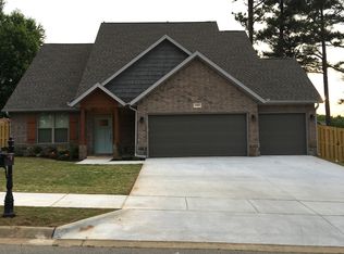 1402 S 14th Pl, Rogers, AR 72758