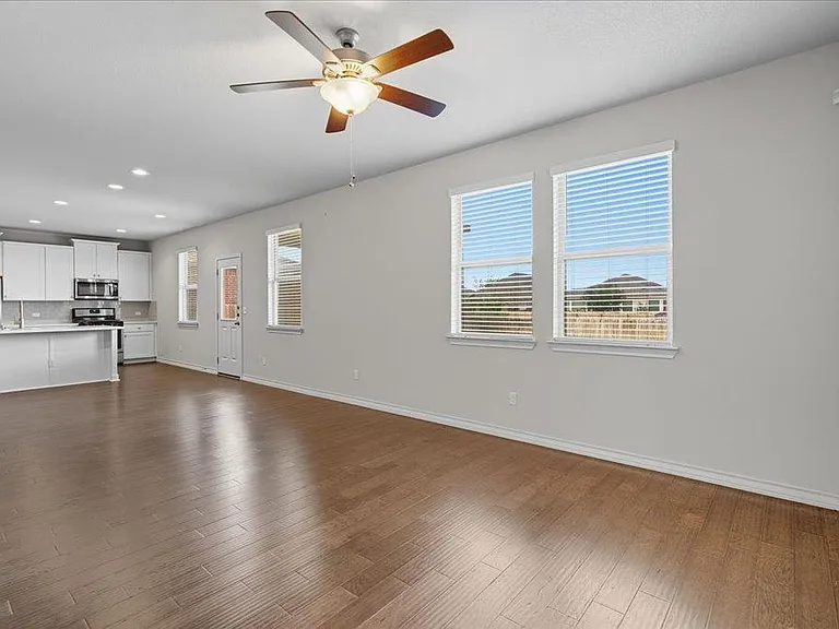 3801 Soft Shore Ln — Photo 5