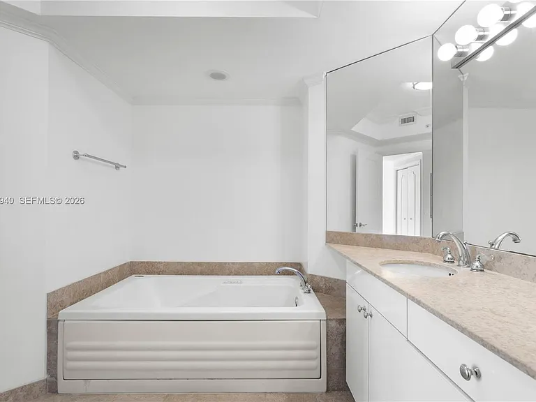 4775 Collins Ave #1006 — Photo 6