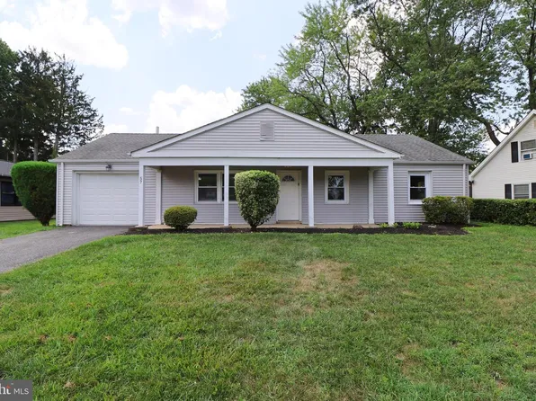 57 E Ln, Willingboro, NJ 08046