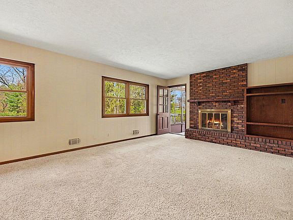 4th image of 3135 Wildridge Dr NE