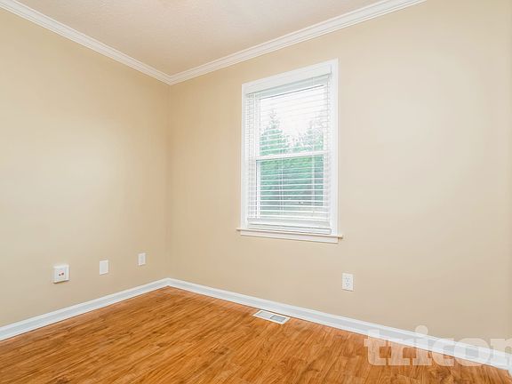 4th image of 125 Wayside Dr