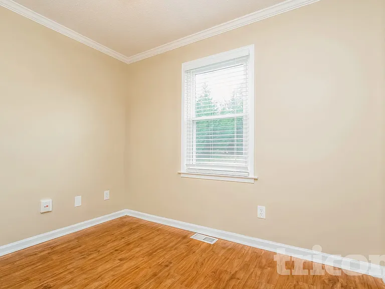125 Wayside Dr — Photo 4