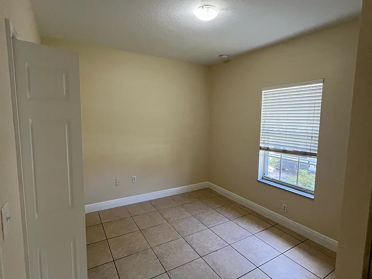 12233 SW 215th Ter — Photo 12