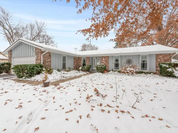 145 Sherwood Dr, Cary, IL 60013