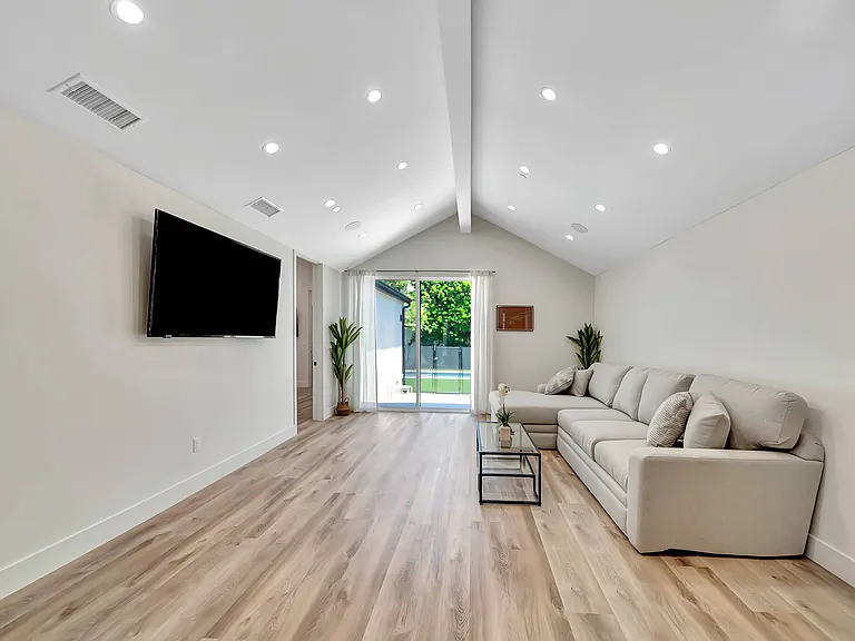 6747 Colgate Ave — Photo 51