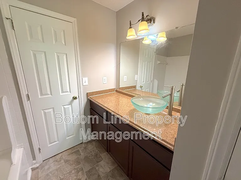 6326 Windsor Gate Ln — Photo 14