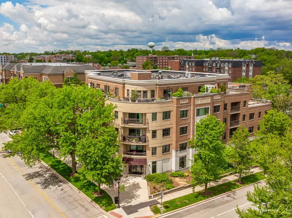 586 Crescent Blvd APT 201, Glen Ellyn, IL 60137