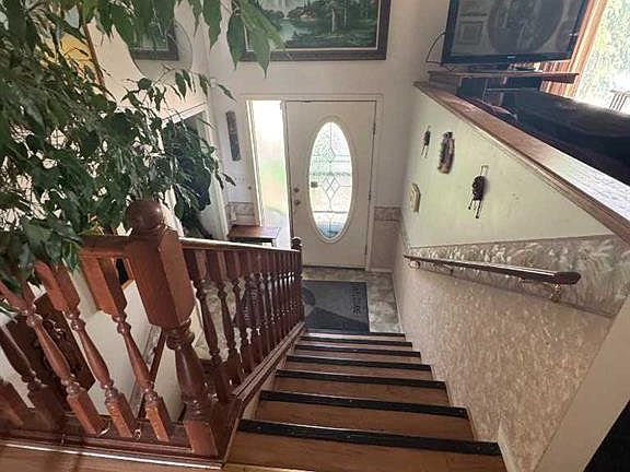 5th image of 47 E Patterson Cres