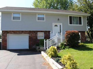 139 Putnam Rd, Schenectady, NY 12306